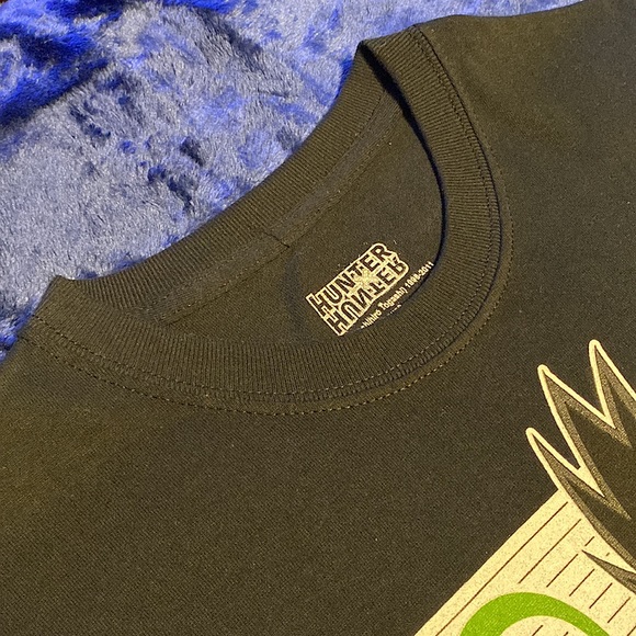 Black, Short Sleeve “Hunter x Hunter” shirt (featuring Gon Freecss) fight pose - Picture 2 of 6